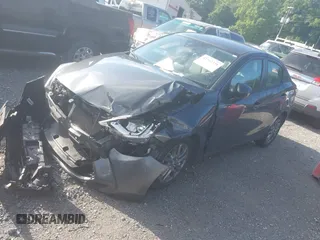 2019 Toyota Yaris L z VIN 3MYDLBYV8KY515505, wystawiony jako IAAI lot #42312231 z przebiegiem 94 601 mil mil oraz . Historia ofert i sprzedaży dostępna na DreamBid. Obrazek 2.