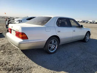 1999 Lexus LS 400 Luxury Sdn with VIN JT8BH28F5X0150720, listed as a Copart auction lot 84021574 with 202,189 mi miles and Clean Title. Bid and sale history available at carsss.com. Image 3.