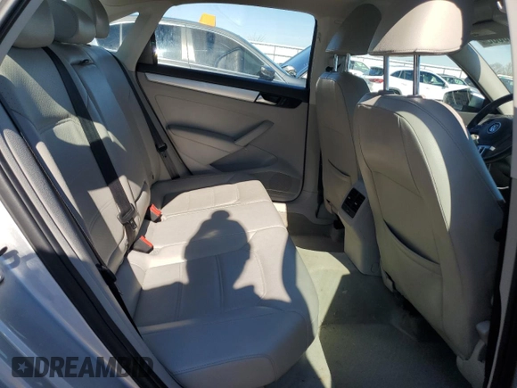 2013 Volkswagen Passat SE with VIN 1VWBH7A3XDC004156, listed as a Copart auction lot 45400585 with 57,533 mi miles and Clean Title. Bid and sale history available at carsss.com. Image 10.