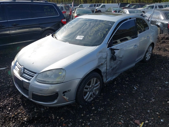 2006 Volkswagen Jetta 2.5L с VIN 3VWSG71K46M633522, выставлен на аукционе IAAI как лот 42175391 с пробегом Не указан миль и . История ставок и продаж доступна на DreamBid. Изображение 6.