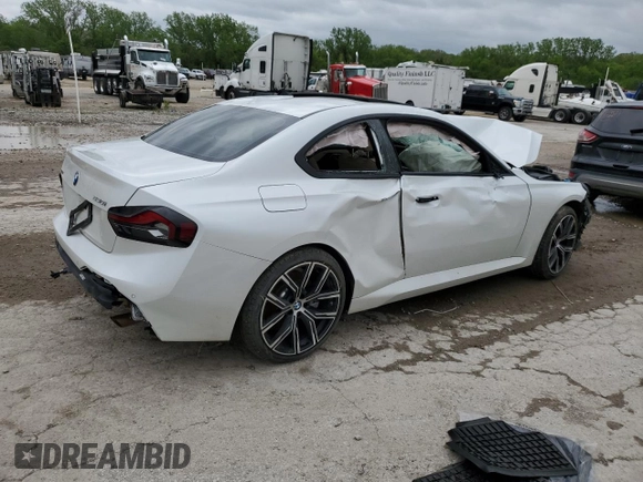 2023 BMW 2 Series 230i xDrive z VIN 3MW33CM02P8D50632, wystawiony jako Copart lot #52751724 z przebiegiem Nie podano mil oraz Szkoda całkowita • Salvage title. Historia ofert i sprzedaży dostępna na DreamBid. Obrazek 3.