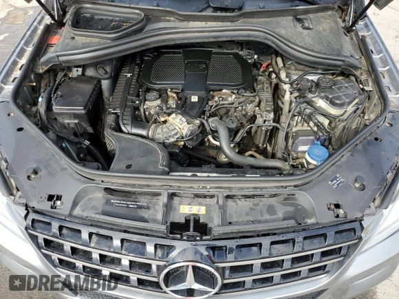 2015 Mercedes-Benz M 350 z VIN 4JGDA5JB0FA556934, wystawiony jako Copart lot #54799995 z przebiegiem 172 095 mil mil oraz Czysty tytuł • Clean title. Historia ofert i sprzedaży dostępna na DreamBid. Obrazek 12.