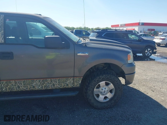 2007 Ford F-150 STX with VIN 1FTRX14W47FA54576, listed as a IAAI auction lot 41971521 with 220,945 mi miles. Bid and sale history available at carsss.com. Image 16.