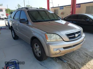 2006 Kia Sorento LX z VIN KNDJD733365605973, wystawiony jako IAAI lot #42348352 z przebiegiem 127 614 mil mil oraz . Historia ofert i sprzedaży dostępna na DreamBid. Obrazek 1.