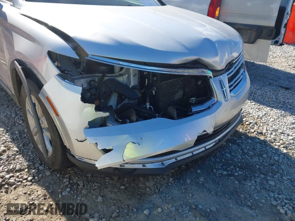 2017 Lincoln MKX Premiere with VIN 2LMPJ6JR3HBL14683, listed as a IAAI auction lot 41143809 with 90,590 mi miles. Bid and sale history available at carsss.com. Image 6.