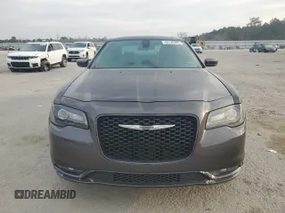 2019 Chrysler 300 S z VIN 2C3CCABG5KH585486, wystawiony jako Copart lot #48126285 z przebiegiem 131 088 mil mil oraz Szkoda całkowita • Salvage title. Historia ofert i sprzedaży dostępna na DreamBid. Obrazek 5.