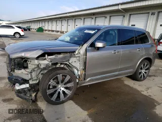 2020 Volvo XC90 Inscription with VIN YV4A22PL8L1573749, listed as a Copart auction lot 60938734 with 100,982 mi miles and Salvage Title. Bid and sale history available at carsss.com. Image 1.
