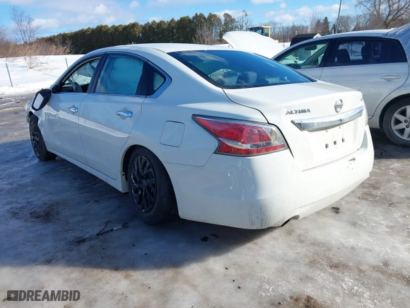 2015 Nissan Altima 2.5 with VIN 1N4AL3AP7FC284376, listed as a IAAI auction lot 41654403 with 94,321 mi miles. Bid and sale history available at carsss.com. Image 3.