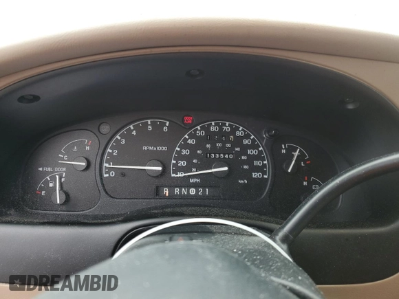 1998 Ford Explorer XL z VIN 1FMZU34E3WUC67388, wystawiony jako Copart lot #55880155 z przebiegiem 135 540 mil mil oraz Czysty tytuł • Clean title. Historia ofert i sprzedaży dostępna na DreamBid. Obrazek 9.