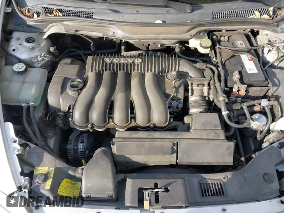 2006 Volvo S40 2.4L with VIN YV1MS382262208357, listed as a IAAI auction lot 41562014 with 104,468 mi miles. Bid and sale history available at carsss.com. Image 10.