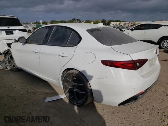 2020 Alfa Romeo Giulia with VIN ZARFAMAN6L7624086, listed as a Copart auction lot 37449973 with 0 mi miles. Bid and sale history available at carsss.com. Image 2.
