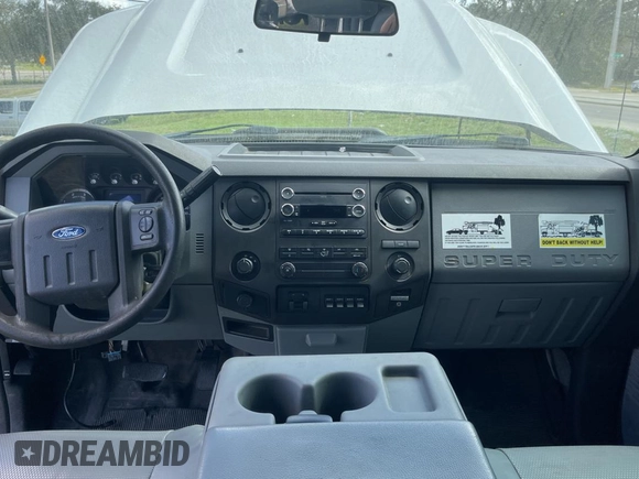 2016 Ford F-550 Lariat с VIN 1FD0W5HT1GEA73557, выставлен на аукционе Copart как лот 45318705 с пробегом Не указан миль и Чистый • Clean title. История ставок и продаж доступна на DreamBid. Изображение 9.
