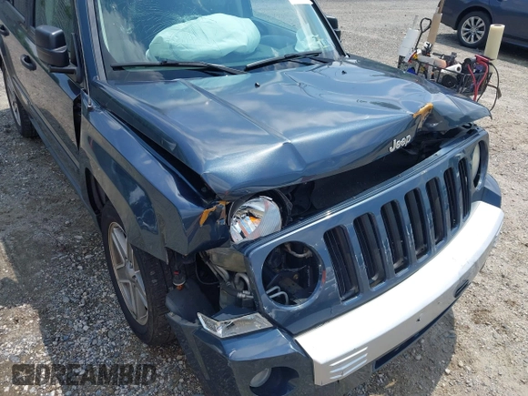 2007 Jeep Patriot Limited with VIN 1J8FT48W37D285614, listed as a IAAI auction lot 42616625 with 113,502 mi miles and . Bid and sale history available at DreamBid. Image 6.