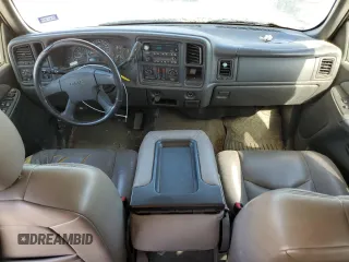 2003 GMC Sierra 1500HD SLE z VIN 1GTGC13U43F146395, wystawiony jako Copart lot #70795454 z przebiegiem 303 653 mil mil oraz Szkody całkowita. Historia ofert i sprzedaży dostępna na DreamBid. Obrazek 8.