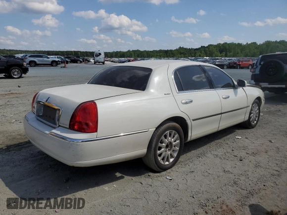 2006 Lincoln Town Car Signature z VIN 1LNHM81W26Y600713, wystawiony jako Copart lot #56341385 z przebiegiem Nie podano mil oraz Szkoda całkowita • Salvage title. Historia ofert i sprzedaży dostępna na DreamBid. Obrazek 3.
