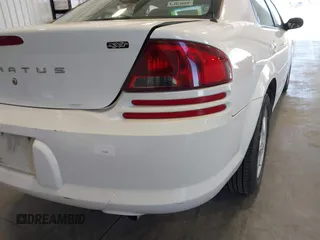 2006 Dodge Stratus SXT z VIN 1B3EL46X56N117417, wystawiony jako IAAI lot #41698342 z przebiegiem 86 944 mil mil oraz . Historia ofert i sprzedaży dostępna na DreamBid. Obrazek 6.