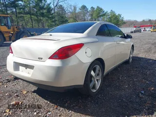 2008 Pontiac G6 GT with VIN 1G2ZH36N784302785, listed as a IAAI auction lot 41985876 with 164,853 mi miles. Bid and sale history available at carsss.com. Image 4.