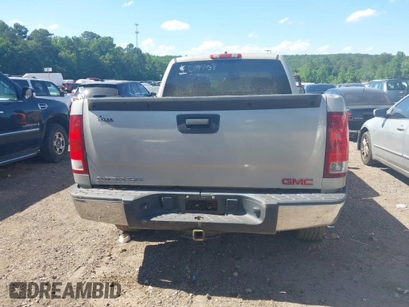 2007 GMC Sierra 1500 SL z VIN 1GTEC19C57Z613978, wystawiony jako IAAI lot #42330992 z przebiegiem 270 600 mil mil oraz . Historia ofert i sprzedaży dostępna na DreamBid. Obrazek 17.