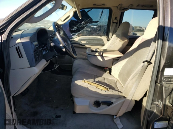 2005 Ford Super Duty F-250 XL with VIN 1FTSW20525EA80684, listed as a Copart auction lot 89100935 with 0 mi miles and Salvage Title. Bid and sale history available at carsss.com. Image 7.