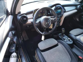 2020 MINI Hardtop Cooper SE with VIN WMWXP3C07L2M43632, listed as a Copart auction lot 79242974 with 45,373 mi miles and Salvage Title. Bid and sale history available at DreamBid. Image 8.