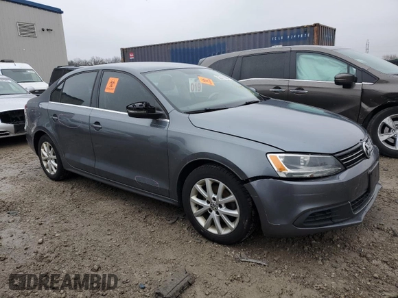2013 Volkswagen Jetta SE with VIN 3VWDX7AJ7DM443971, listed as a Copart auction lot 52311685 with 146,971 mi miles and Clean title. Bid and sale history available at DreamBid. Image 4.
