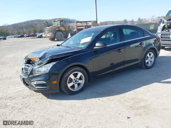 2015 Chevrolet Cruze LT with VIN 1G1PC5SB6F7172091, listed as a IAAI auction lot 41763186 with 118,518 mi miles. Bid and sale history available at carsss.com. Image 2.