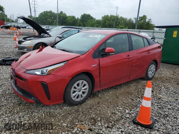 2021 Toyota Prius L Eco z VIN JTDKAMFU0M3145597, wystawiony jako Copart lot #57846175 z przebiegiem 93 882 mil mil oraz Szkoda całkowita • Salvage title. Historia ofert i sprzedaży dostępna na DreamBid. Obrazek 1.