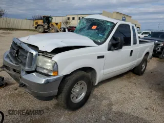 2003 Ford Super Duty F-250 XL with VIN 3FTNX20LX3MB38136, listed as a Copart auction lot 82703304 with 0 mi miles and Salvage Title. Bid and sale history available at carsss.com. Image 1.