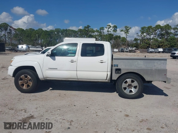 2014 Toyota Tacoma PreRunner with VIN 3TMJU4GN2EM169071, listed as a IAAI auction lot 41543601 with 304,594 mi miles. Bid and sale history available at carsss.com. Image 14.