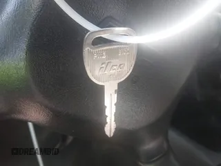 2001 Chevrolet Blazer LS z VIN 1GNCT18W11K246877, wystawiony jako IAAI lot #42375718 z przebiegiem 264 652 mil mil oraz . Historia ofert i sprzedaży dostępna na DreamBid. Obrazek 11.