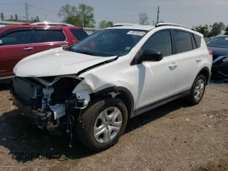 2015 Toyota RAV4 LE z VIN JTMBFREV4FJ020576, wystawiony jako Copart lot #58240325 z przebiegiem 231 392 mil mil oraz Czysty tytuł • Clean title. Historia ofert i sprzedaży dostępna na DreamBid. Obrazek 1.
