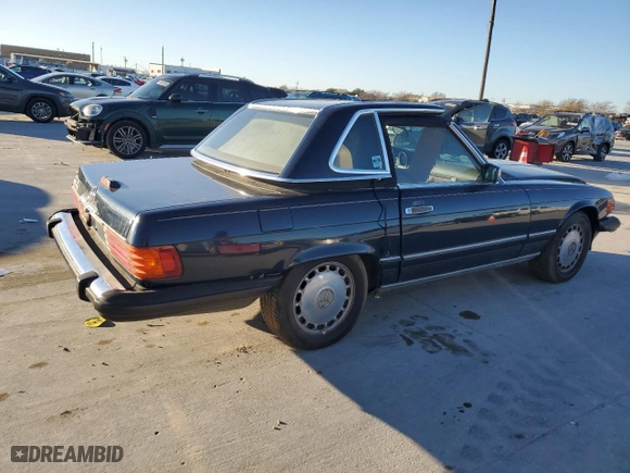 1988 Mercedes-Benz 560 Series 560SL with VIN WDBBA48D9JA089761, listed as a Copart auction lot 86198784 with 139,576 mi miles and Clean Title. Bid and sale history available at carsss.com. Image 3.