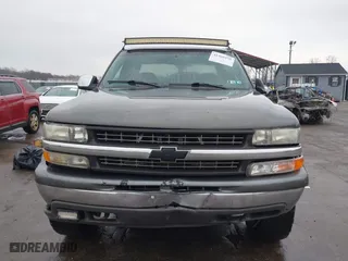 2000 Chevrolet Silverado 1500 LS with VIN 1GCEK19T6YE274790, listed as a IAAI auction lot 41560358 with 244,940 mi miles. Bid and sale history available at carsss.com. Image 11.