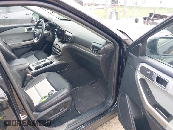 2022 Ford Explorer XLT с VIN 1FMSK8DH4NGC33861, выставлен на аукционе IAAI как лот 42135207 с пробегом 50 106 миль миль и . История ставок и продаж доступна на DreamBid. Изображение 5.