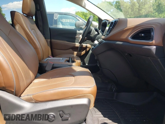 2017 Chrysler Pacifica Limited with VIN 2C4RC1GG9HR786079, listed as a IAAI auction lot 42331526 with 75,329 mi miles and . Bid and sale history available at DreamBid. Image 5.