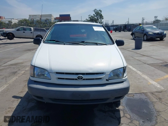 1998 Toyota Sienna LE with VIN 4T3ZF13C2WU066460, listed as a IAAI auction lot 42088006 with 169,014 mi miles and . Bid and sale history available at DreamBid. Image 12.