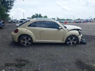 2019 Volkswagen Beetle S with VIN 3VWFD7AT2KM700941, listed as a IAAI auction lot 42474867 with 43,891 mi miles and . Bid and sale history available at DreamBid. Image 14.