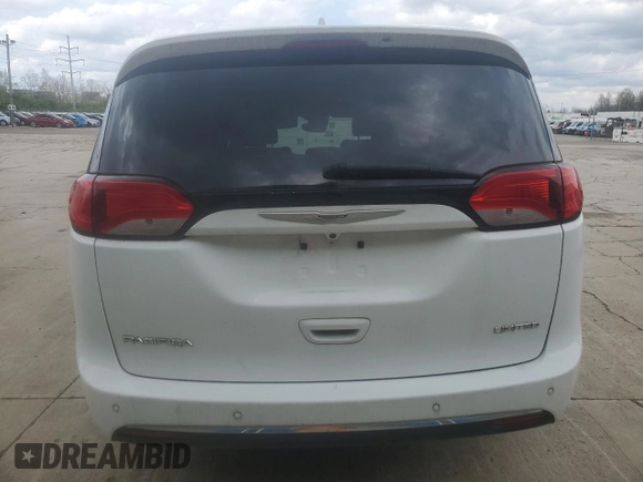 2017 Chrysler Pacifica Limited with VIN 2C4RC1GG6HR504447, listed as a Copart auction lot 53864345 with 122,164 mi miles and Clean Title. Bid and sale history available at DreamBid. Image 6.