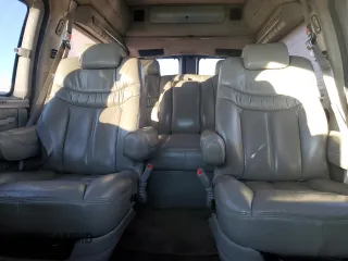 2005 GMC Savana Cargo Van YF7 Upfitter with VIN 1GDFH15T751187326, listed as a Copart auction lot 81948094 with 198,473 mi miles and Salvage Title. Bid and sale history available at carsss.com. Image 10.