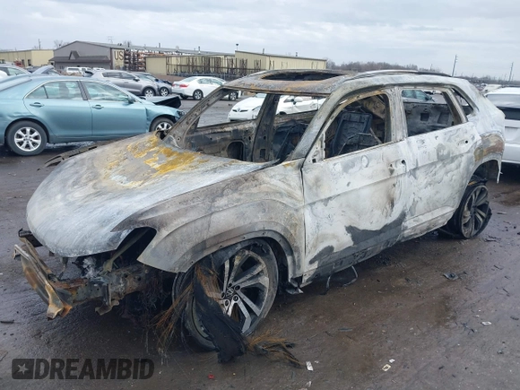 2021 Volkswagen Atlas SEL Premium with VIN 1V2TE2CA8MC210489, listed as a IAAI auction lot 41729126 with Not provided miles and . Bid and sale history available at DreamBid. Image 2.