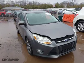 2013 Ford Focus SE with VIN 1FADP3K25DL186285, listed as a IAAI auction lot 41729017 with 188,853 mi miles. Bid and sale history available at carsss.com. Image 1.