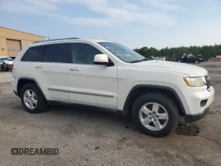2011 Jeep Grand Cherokee Laredo with VIN 1J4RR4GG2BC581987, listed as a Copart auction lot 64072515 with 213,607 mi miles and Clean title. Bid and sale history available at DreamBid. Image 4.