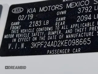 2019 Kia Forte LXS z VIN 3KPF24AD2KE098665, wystawiony jako IAAI lot #42623214 z przebiegiem 124 857 mil mil oraz . Historia ofert i sprzedaży dostępna na DreamBid. Obrazek 9.