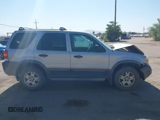 2006 Ford Escape XLT z VIN 1FMCU93136KC15231, wystawiony jako IAAI lot #42625410 z przebiegiem 117 479 mil mil oraz . Historia ofert i sprzedaży dostępna na DreamBid. Obrazek 14.