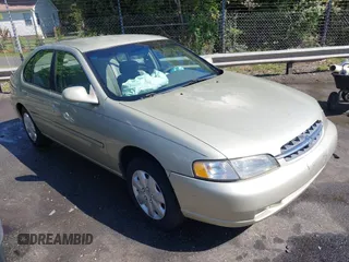 1998 Nissan Altima XE with VIN 1N4DL01D9WC159686, listed as a IAAI auction lot 42051686 with 219,699 mi miles and . Bid and sale history available at carsss.com. Image 1.