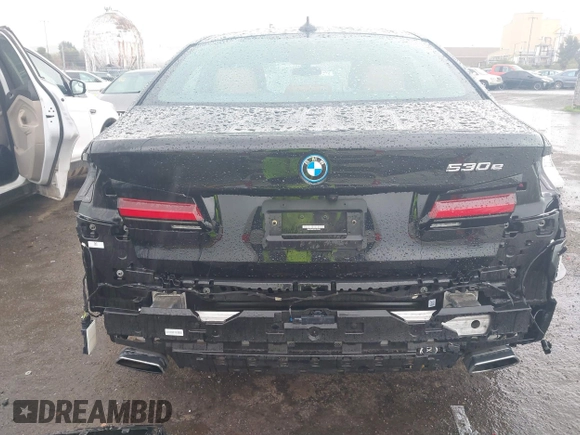 2022 BMW 5 Series 530e с VIN WBA13AG01NCJ72192, выставлен на аукционе IAAI как лот 41809247 с пробегом 27 923 миль миль и . История ставок и продаж доступна на DreamBid. Изображение 6.