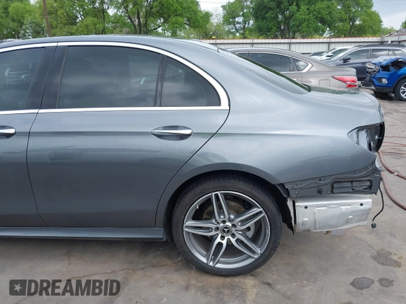2019 Mercedes-Benz E 300 with VIN WDDZF4KB4KA489825, listed as a IAAI auction lot 41878228 with 55,029 mi miles and . Bid and sale history available at DreamBid. Image 20.
