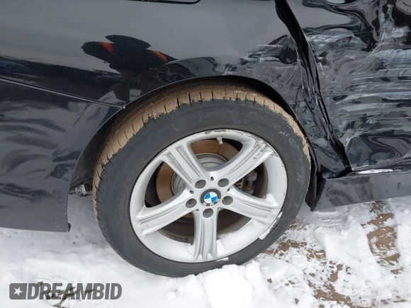 2015 BMW 3 Series 320i xDrive with VIN WBA3C3C55FP664465, listed as a IAAI auction lot 41608096 with 67,911 mi miles and . Bid and sale history available at DreamBid. Image 22.