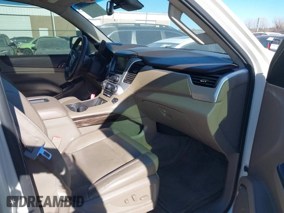 2015 GMC Yukon XL SLT with VIN 1GKS2HKC0FR179223, listed as a IAAI auction lot 40964120 with 184,592 mi miles. Bid and sale history available at carsss.com. Image 5.