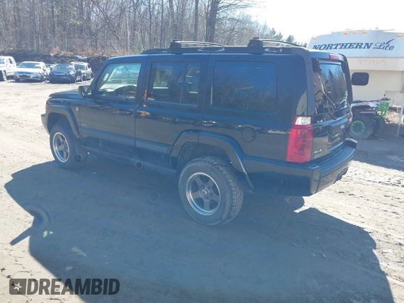 2008 Jeep Commander Sport z VIN 1J8HG48N58C156284, wystawiony jako IAAI lot #41825196 z przebiegiem 100 177 mil mil oraz . Historia ofert i sprzedaży dostępna na DreamBid. Obrazek 3.